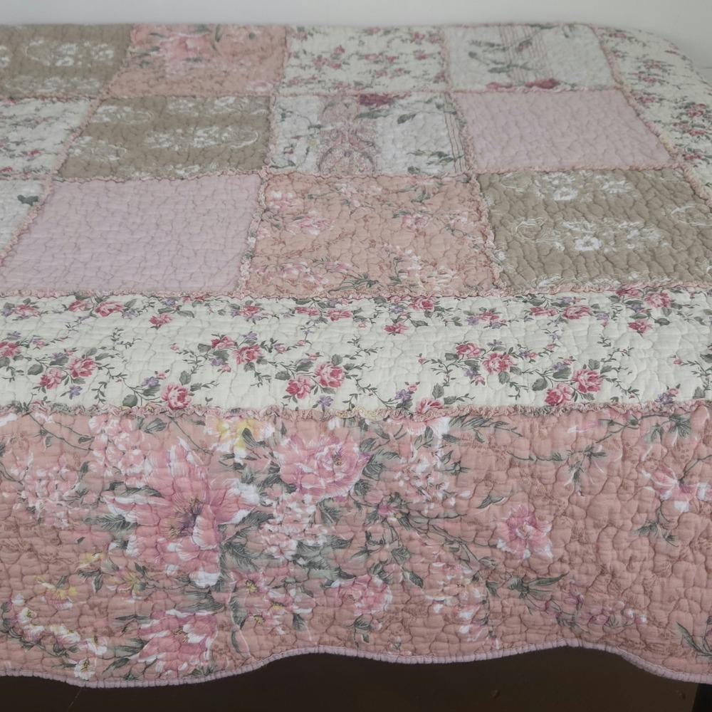 Patchwork Rag Quilt XL Queen Pink Floral Cotton Reversible Shabby Cottage 91x99